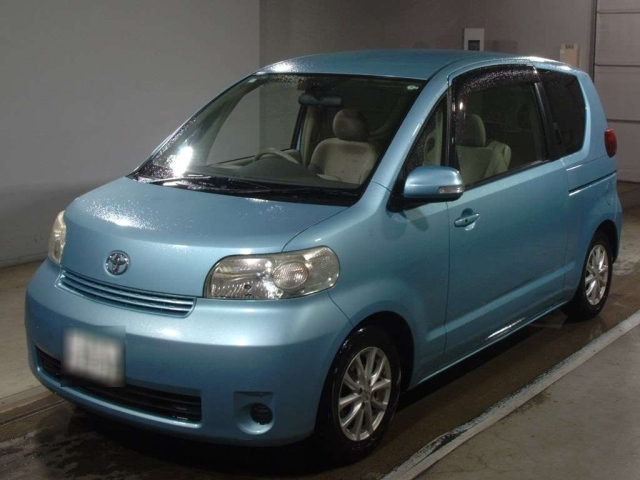 TOYOTA PORTE 2011