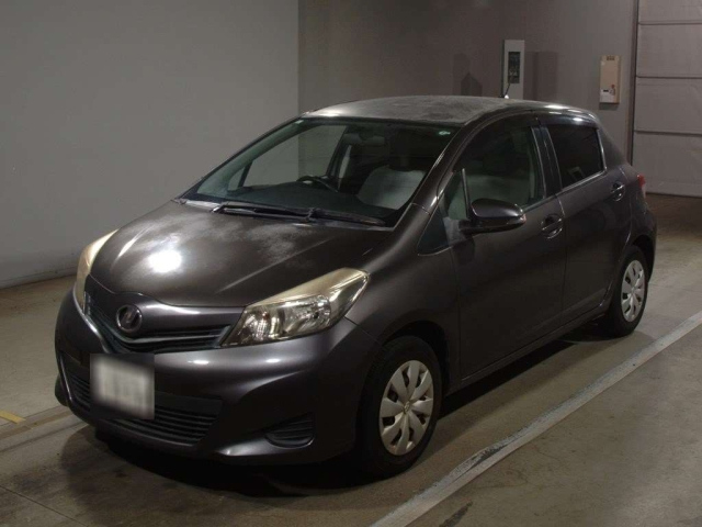 TOYOTA VITZ 2011