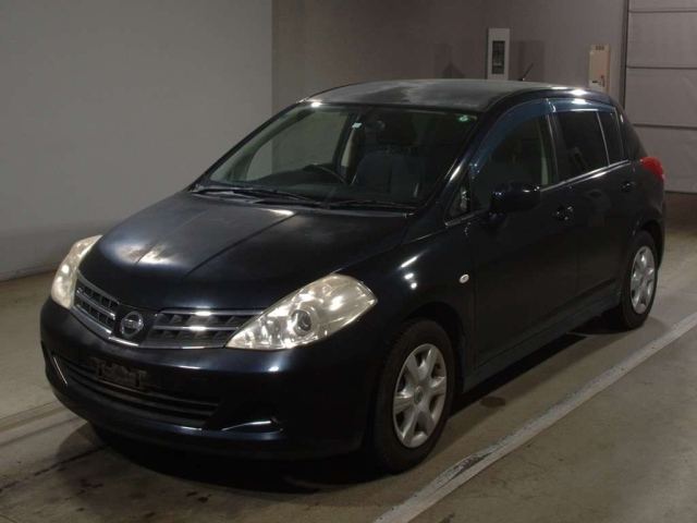 NISSAN TIIDA 2010