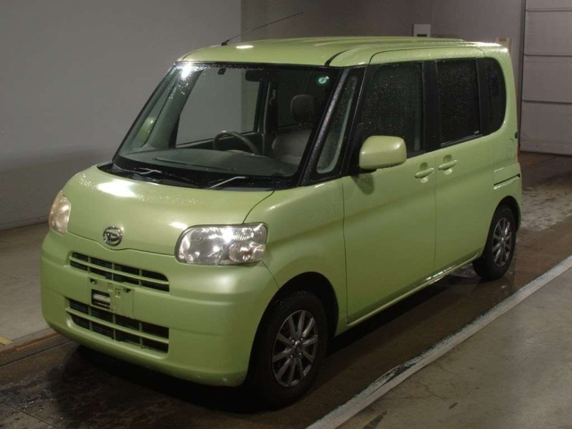DAIHATSU TANTO 2011