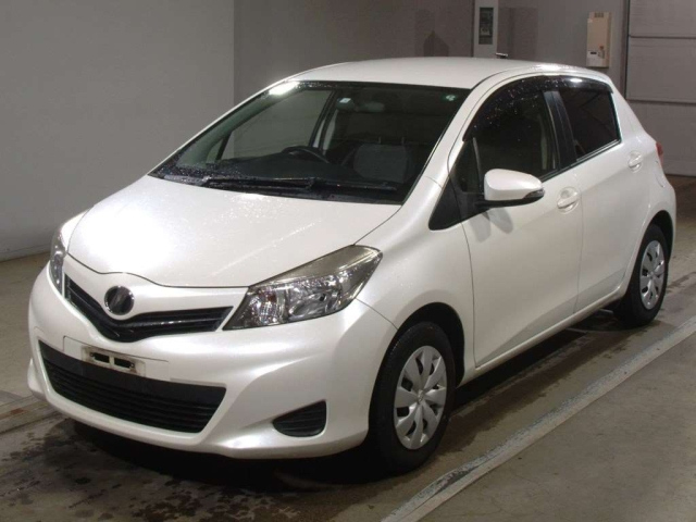 TOYOTA VITZ 2014