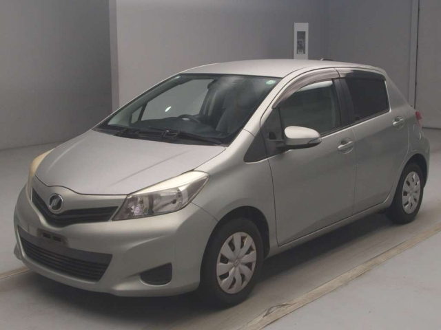 TOYOTA VITZ 2011