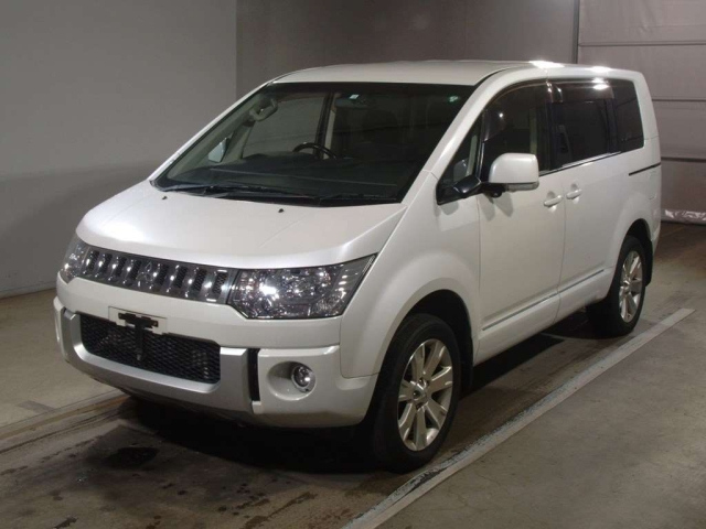 MITSUBISHI DELICA D5 2014