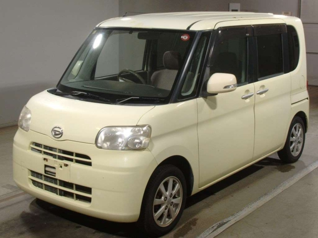 DAIHATSU TANTO 2010