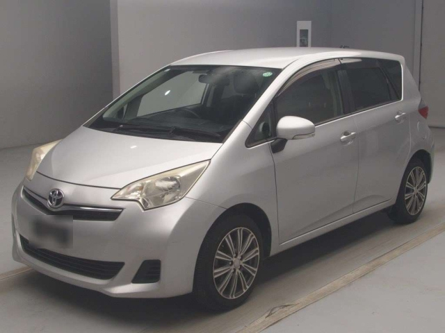 TOYOTA RACTIS 2013
