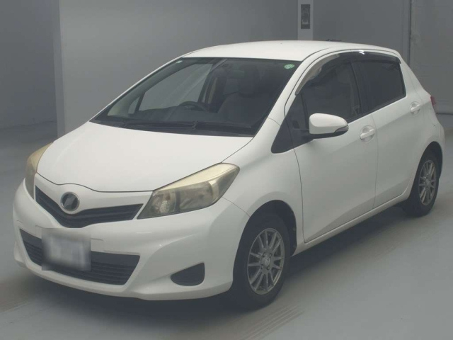 TOYOTA VITZ 2011