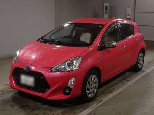 TOYOTA AQUA 2015