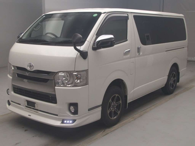 TOYOTA HIACE VAN