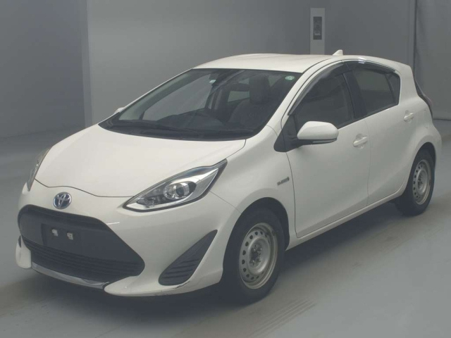 TOYOTA AQUA 2020