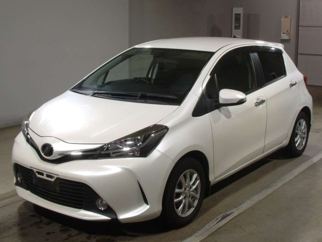 TOYOTA VITZ 2016