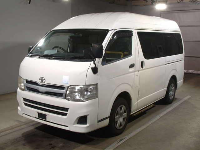TOYOTA HIACE VAN 2010
