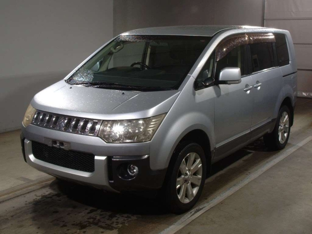 MITSUBISHI DELICA D5 2012