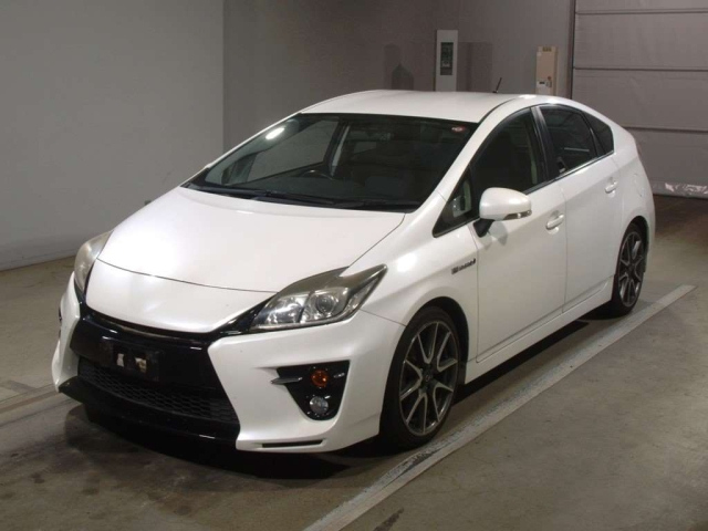 TOYOTA PRIUS 2014