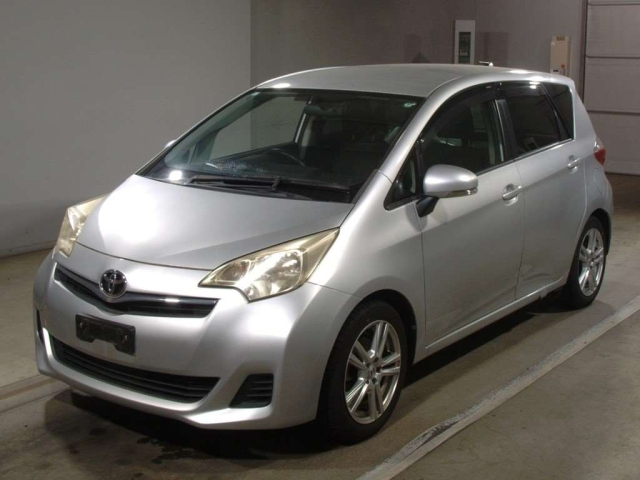 TOYOTA RACTIS 2011