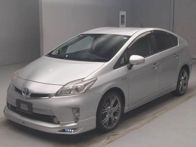 TOYOTA PRIUS PHV 2013