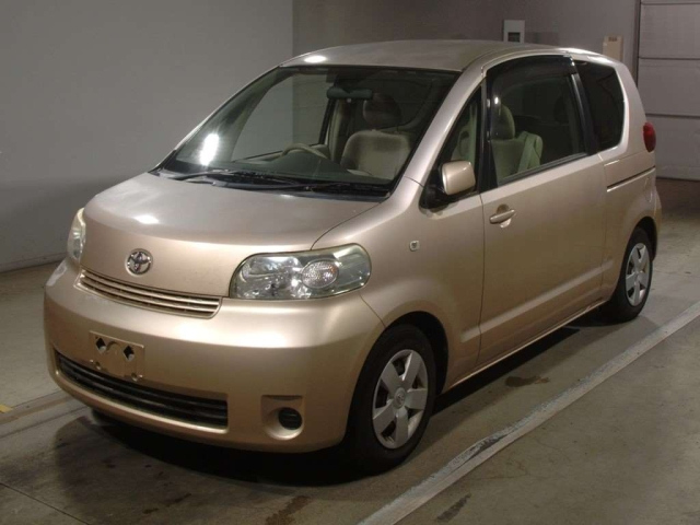 TOYOTA PORTE 2011