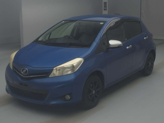 TOYOTA VITZ 2011