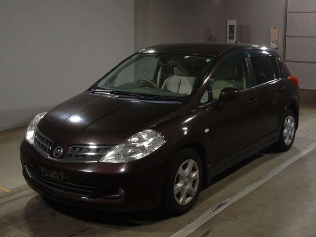 NISSAN TIIDA 2012