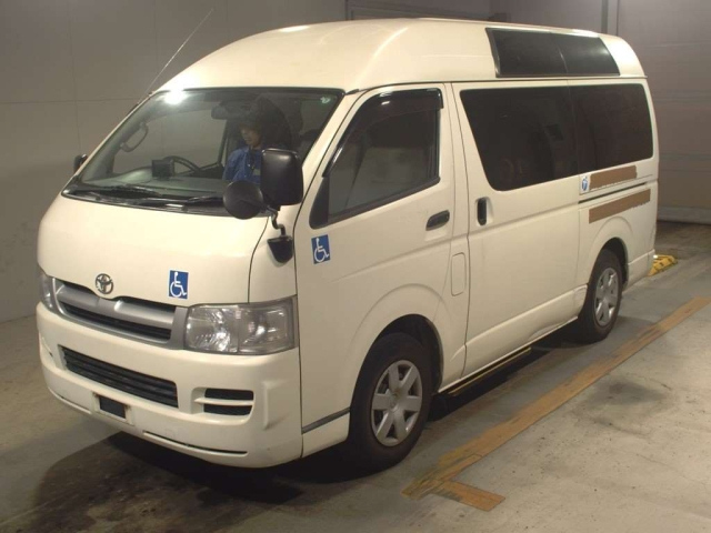 TOYOTA REGIUS ACE VAN