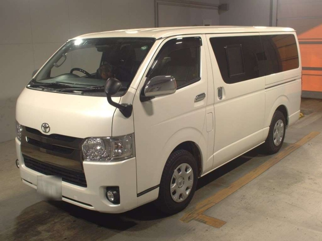 TOYOTA HIACE VAN