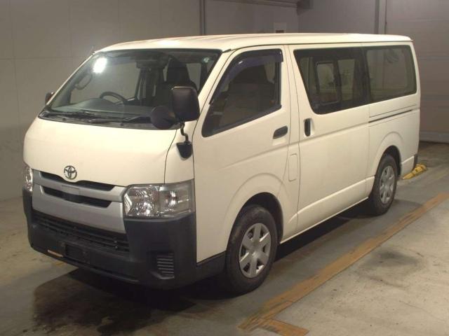 TOYOTA HIACE VAN