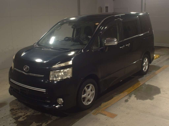 TOYOTA VOXY 2009