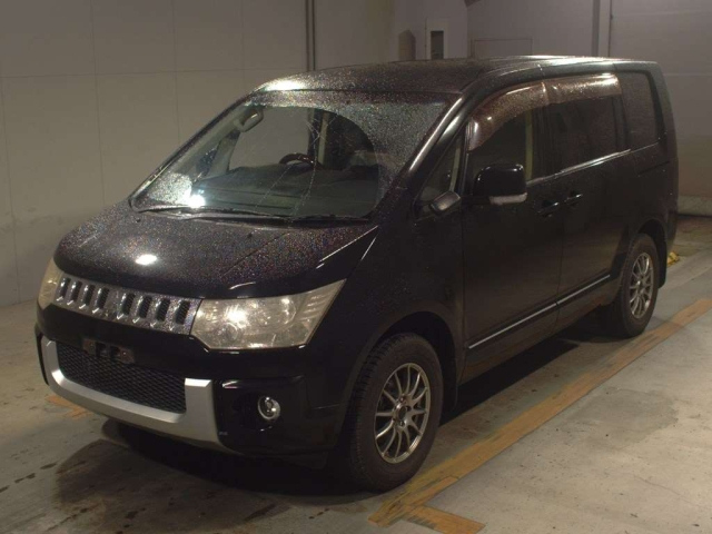 MITSUBISHI DELICA D5 2013