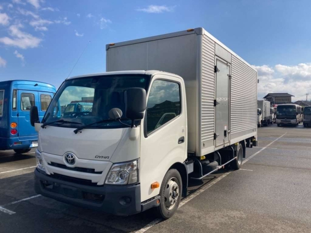 TOYOTA DYNA