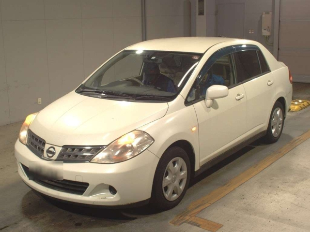 NISSAN TIIDA LATIO 2010