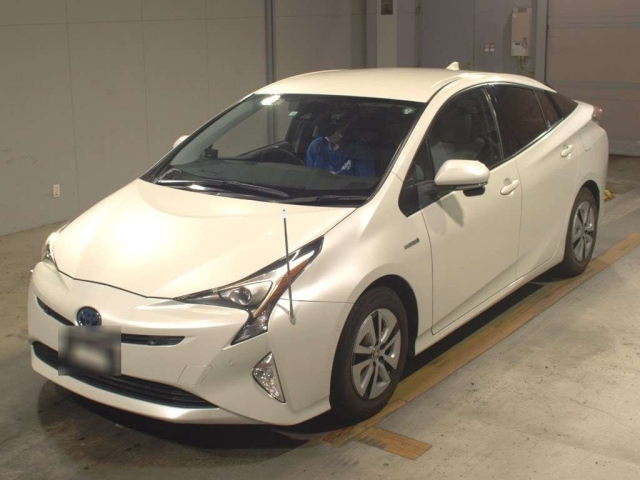 TOYOTA PRIUS 2016