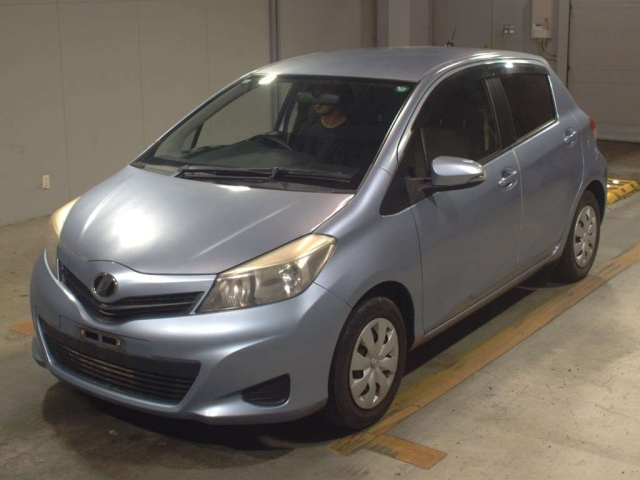 TOYOTA VITZ 2013