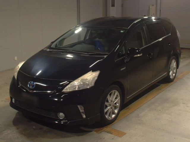 TOYOTA PRIUS ALPHA 2012