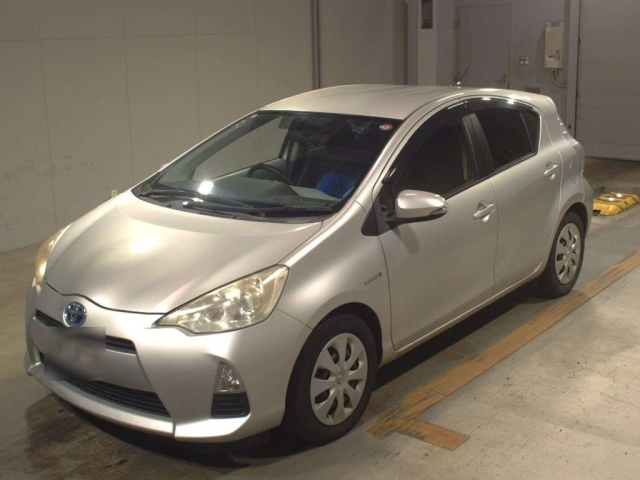 TOYOTA AQUA 2012