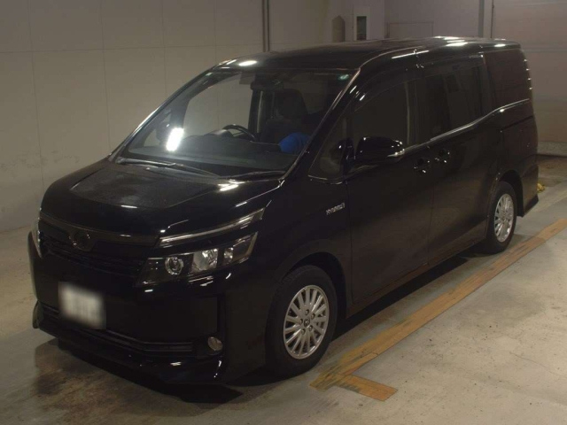 TOYOTA VOXY 2014