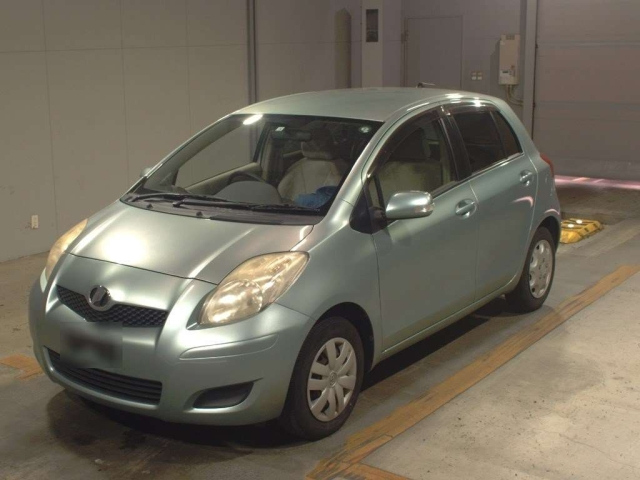 TOYOTA VITZ 2010