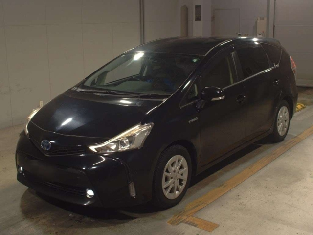 TOYOTA PRIUS ALPHA 2015