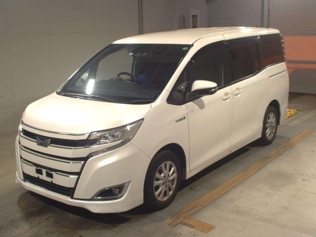 TOYOTA NOAH 2018