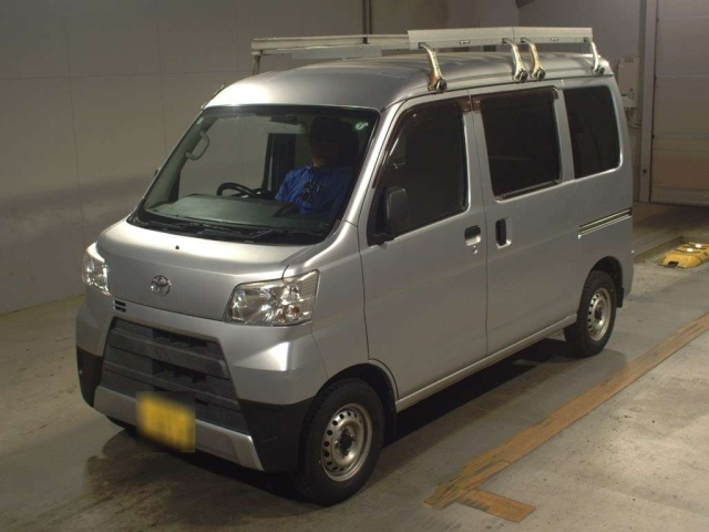 TOYOTA PIXIS VAN