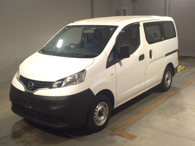 NISSAN NV200 2018