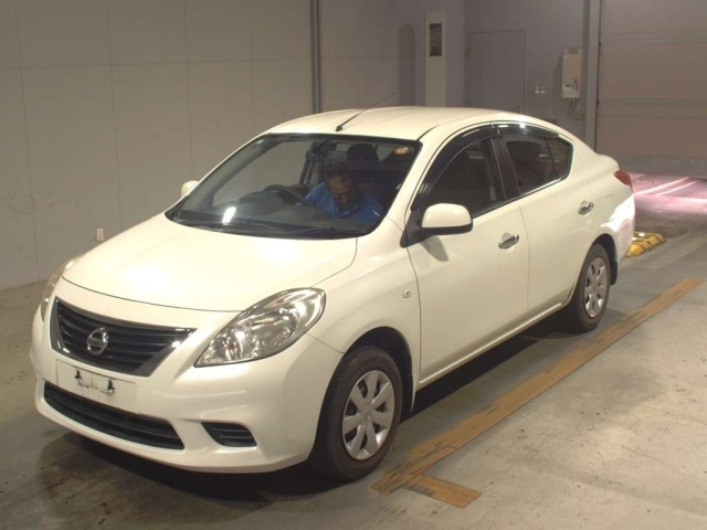 NISSAN LATIO 2012