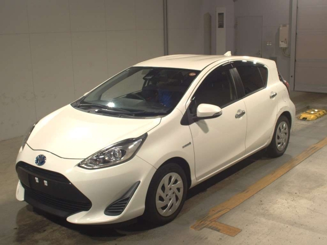TOYOTA AQUA 2018