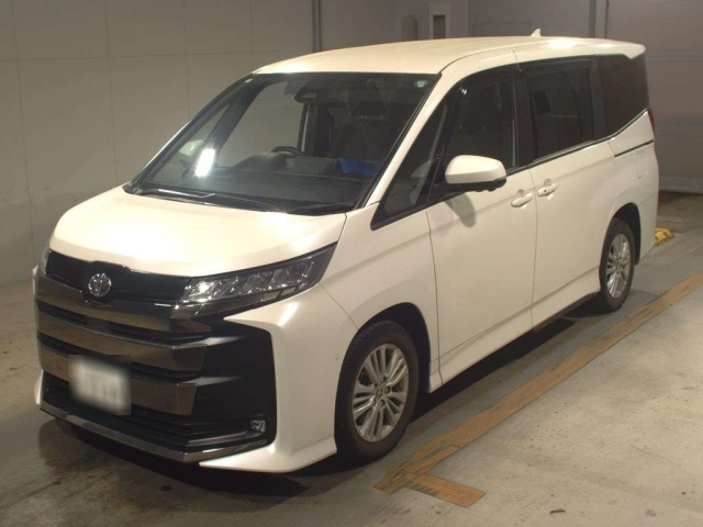 TOYOTA NOAH