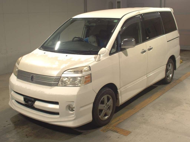 TOYOTA VOXY 2006