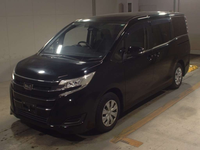 TOYOTA NOAH 2020