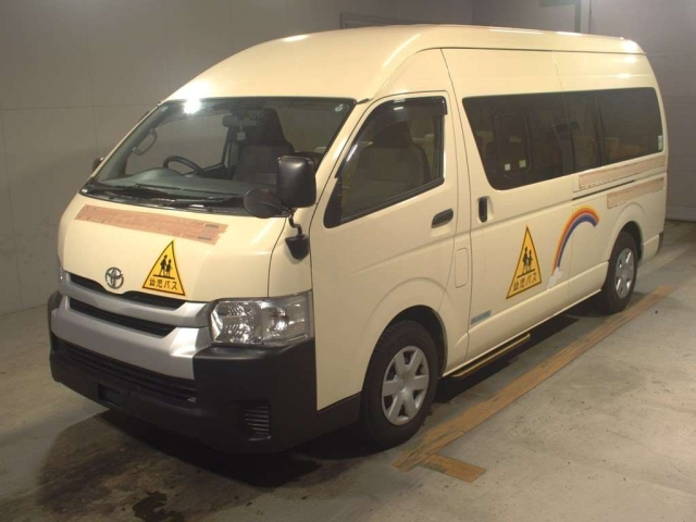 TOYOTA HIACE 2018