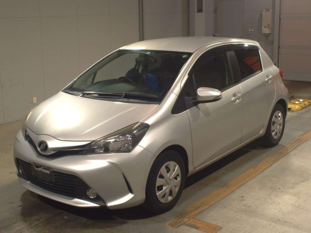 TOYOTA VITZ 2014