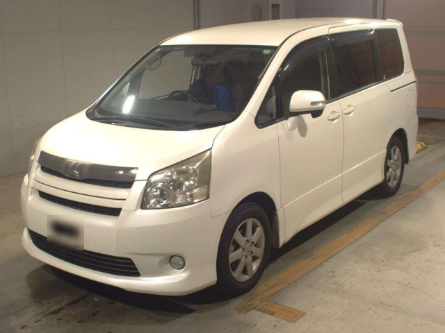 TOYOTA NOAH 2007