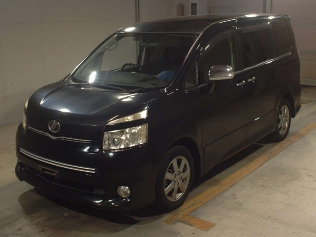 TOYOTA VOXY 2009