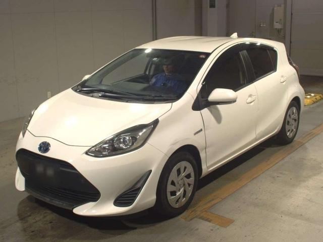 TOYOTA AQUA 2020