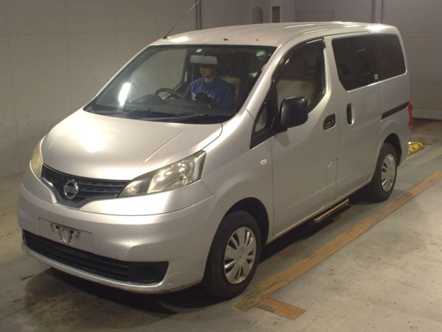 NISSAN NV200 2017